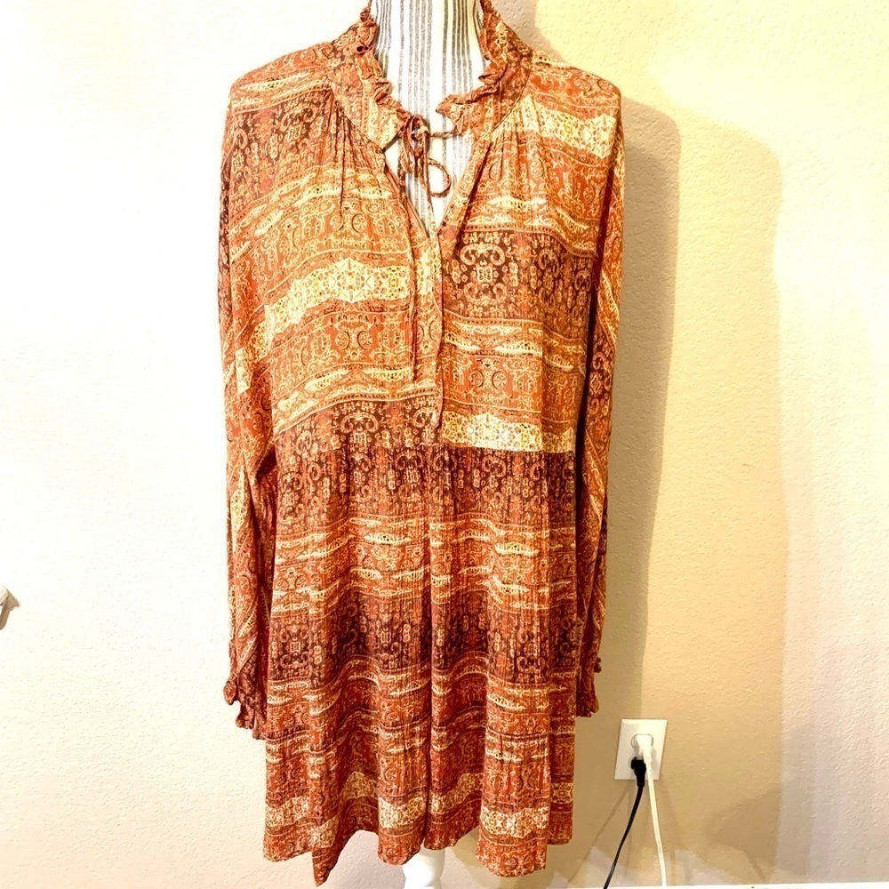 VICI Tunic Top Medium Orange Brown Rust 100% Rayon Long-Slvs Boho Flowy Smocked